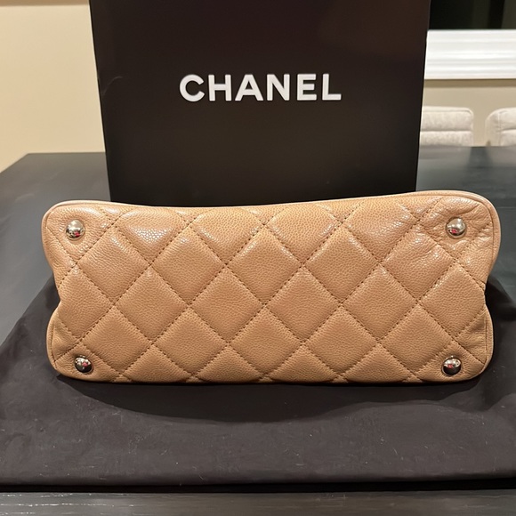 Authentic Chanel Timeless Caviar Tote - Picture 3 of 10